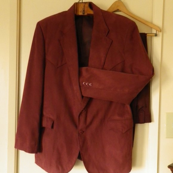 LIKE NEW - MEN'S Dark cranberry western suit Dallas Texas Circle S - Picture 1 of 4